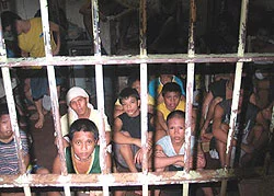 Crianças detidas